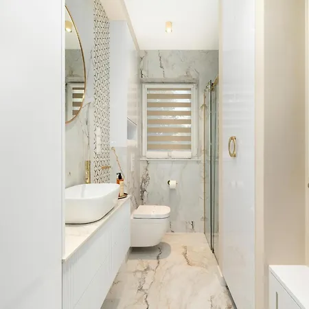 Comfortable 2-room Apartment, Indoor Pool Apartment *